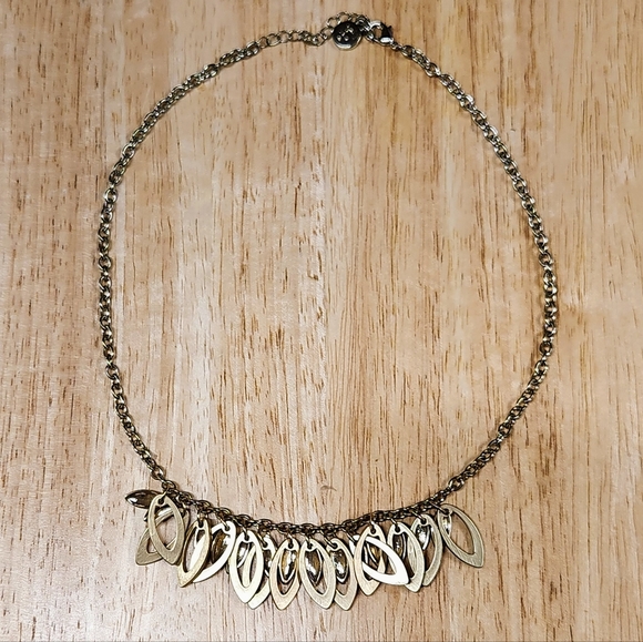 Chic Layered Gold Necklace - Picture 5 of 7